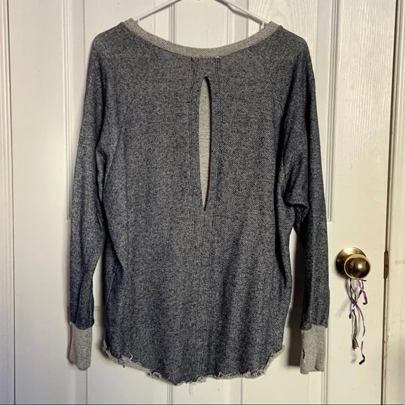 Gray Long-Sleeve High-Low Women's Sweater - Picture 8 of 8